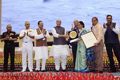 Bharat Electronics Limited (BEL) gets Raksha Niryat Ratna award for boosting Defence Exports (photo: DW)