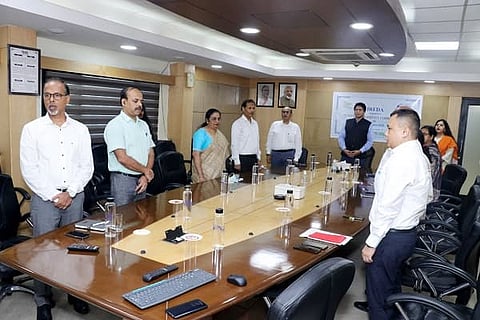 IREDA joins 'Har Ghar Tiranga' campaign; distributes tricolor flags to all employees