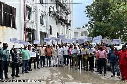 Power sector employees pan-India protest against privatisation of Puducherry electricity dept