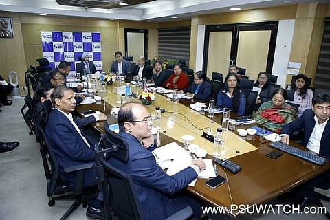 MNRE Secretary reviews the performance of IREDA