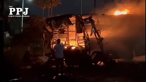 बस में आग लगने से 11 जिंदा जले, 38 जख्मी:बस यवतमाल से मुंबई जा रही थी, ज्यादातर लोगों ने खिड़की से कूदकर जान बचाई