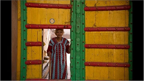 वृंदावन में बनारस की तर्ज़ पर कॉरिडोर को लेकर क्यों है आक्रोश