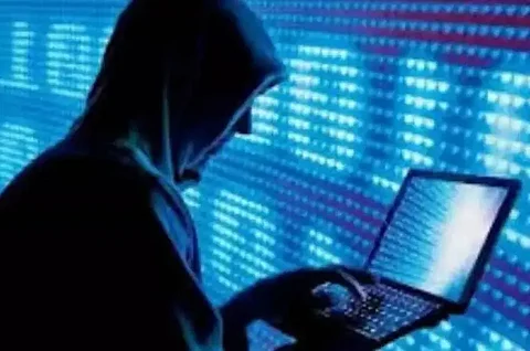 Woman cheated of Rs 5.6 lakh in Thane, cyber thug said - sending gold stick