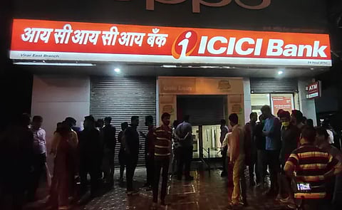 ICICI Bank has brought a new facility for its customers, the benefit of EMI on purchase from UPI