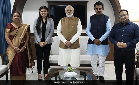 I want to become CJI': Tanishka, who is going to graduate in just 15 years, told her goal to PM, got this advice