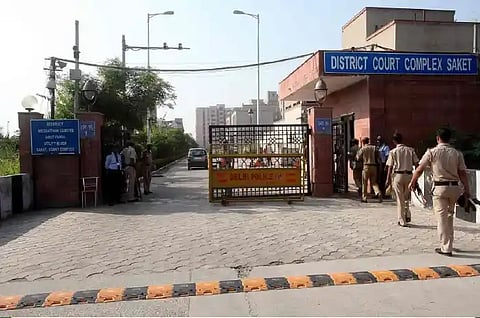 Delhi Crime: Woman shot dead in Delhi's Saket court, hospitalized in critical condition