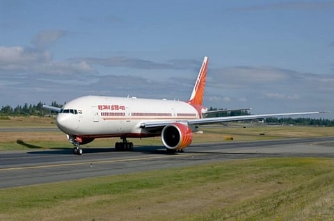Air India Flight: Air India pilot made female friend sit in cockpit, DGCA started investigation