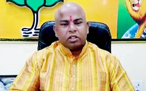 जबलपुर में तेलंगाना विधायक टी राजा बोले- देशद्रोही ओवैसी ने गद्दार को अपनी पार्टी में मिलाया