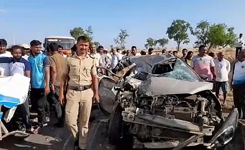 Maharashtra: Tragic road accident in Sangli district, 4 killed in bus and car collision