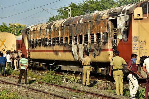 Tamil Nadu: Gas cylinders were being carried illegally in the passenger compartment.