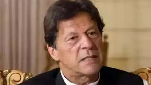 इम्रान खान यांनी पुन्हा एकदा महिलांचा अवमान करणार विधान केले आहे.