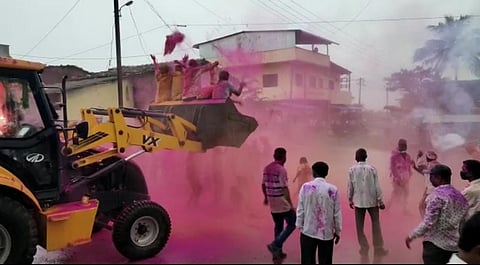 कागल उपसभापती : जेसीबीमधून गुलाल उधळणे पडले महागात; उपसभापतींवरच गुन्हा दाखल