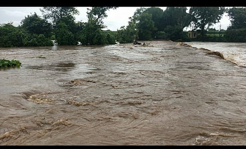 कोल्हापूर पाऊस अपडेट : जिल्ह्यातील कोणते मार्ग बंद आणि कोणते सुरू?
