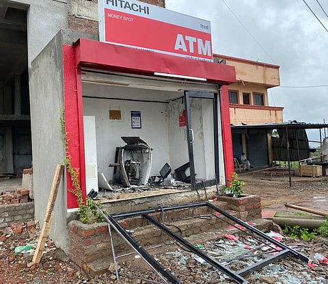 धक्कादायक! चाकण एमआयडीसी मध्ये स्फोटकांनी एटीएम मशीन फोडले