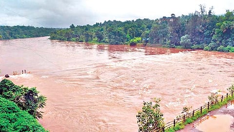 रत्नागिरी : जगबुडीने ओलांडली इशारा पातळी