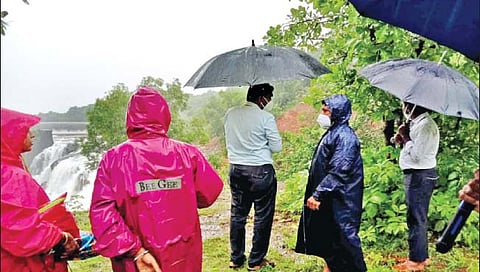 रत्नागिरी, गुहागरमध्ये भूस्खलन