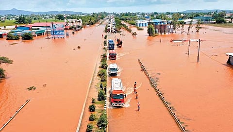 पूरग्रस्तांसाठी आज विशेष पॅकेज जाहीर, सहा हजार कोटींचे नुकसान