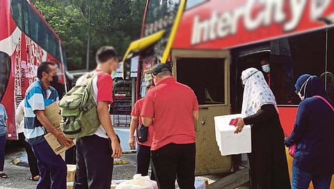 एसटी बसमधून होतोय कुरियर च्या नावाखाली करोडो रुपयांचा हवाला