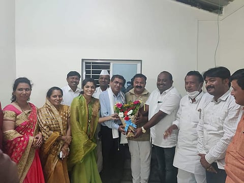 डॉ. रवींद्र आरळी यांचा भाजपमध्ये पक्षप्रवेश माजी आमदार विलासराव जगताप यांच्या उपस्थितीत झाला. यावेळी भाजप पदाधिकारी व मान्यवर उपस्थित होते.