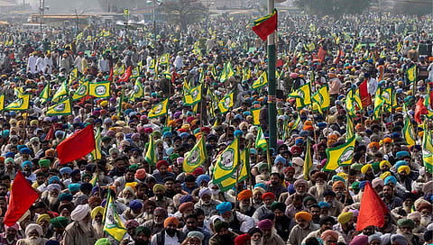 तिन कृषी कायद्यांविरोधात किसान मोर्चाने भारत बंदची हाक दिली आहे.