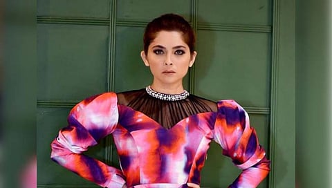 ‘बैरागी का सूती चोला ओढके चली’ म्हणत सोनाली कुलकर्णीचा हटके लूक