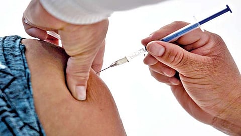 भंडारा : कोरोना लसीचा दुसरा डोस घेतलेल्या व्यक्तीचा मृत्यू; शवविच्छेदन अहवालानंतर नेमकं कारण कळणार