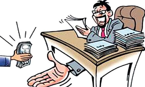 कोल्हापूर : अप्पर जिल्हाधिकारी कार्यालयात ‘एजंटगिरी’