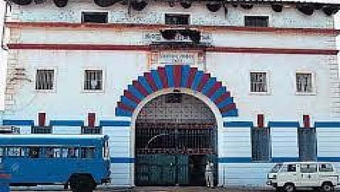 हिंडलगा कारागृहाचे जेलर यांच्या घरावर एसीबीचा छापा