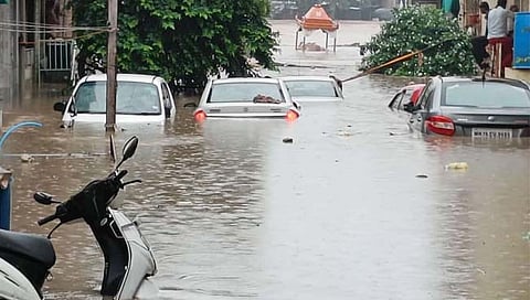 उत्तर महाराष्ट्र : चाळीसगावात निसर्ग कोपला!!!