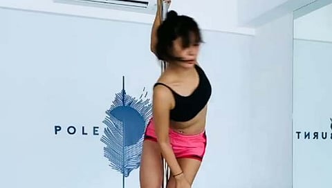 Kim Sharma : किम शर्माचा पोल डान्सवर, युवराज सिंगच्या सिक्सर कमेंटने जोरदार चर्चा