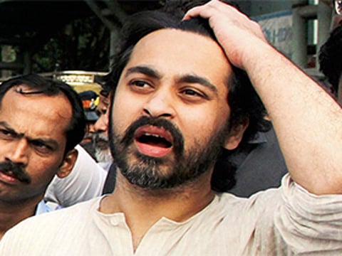 संजय राऊत यांचा करेक्ट कार्यक्रम करू; निलेश राणे यांचा इशारा