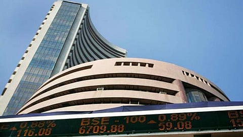 Sensex १४५८ अकांनी कोसळला, गुंतवणूकदारांचे सहा लाख कोंटीचे नुकसान