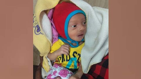 धानोरी फाटा भागात आळंदी-मरकळ रस्त्यावर तीन दिवसांचे बेवारस नवजात अर्भक आढळून आले असून अज्ञातांविरोधात गुन्हा दाखल करण्यात आला आहे.