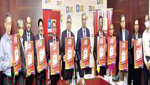 एलआयसी तर्फे ‘आनंदा’ मोबाईल अॅपचे अनावरण