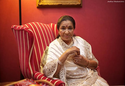 Asha Bhosale : टाॅम क्रूजने आशा भोसलेंच्या रेस्टाॅरंटमध्ये खाल्लं चिकन टिक्का !