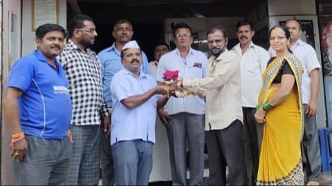 कोल्हापूर : इस्त्री व्यावसायिकाची प्रामाणिकता; सोन्याचे ब्रेसलेट केले परत