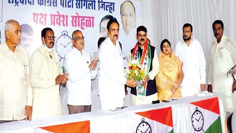 मंत्री जयंत पाटील म्हणाले वापरा आणि फेका हे भाजपचे धोरण