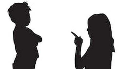 धक्कादायक : अभ्यास करत नाही म्हणून मुलाचा खून करून आईची आत्महत्या