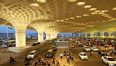 Mumbai Airport :’अदानी एअरपोर्ट’ फलक शिवसैनिकांनी उखडून फेकला!