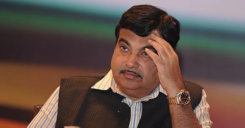 शिवसेनेने दिले नितीन गडकरींना प्रत्युत्तर; तुम्ही तिथे गप्प का?