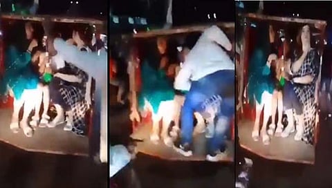 व्हायरल झालेला व्हिडिओ पाकिस्तानमधील लाहोर शहरामधील असल्याचे बोलले जात आहे.