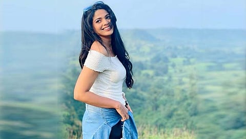 पूजा सावंत हिची चिखलदरा हिल स्टेशनवर भटकंती