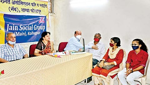 कोल्हापूर : सामाजिक जाणिवेतून अंध बांधवांची आरोग्य तपासणी