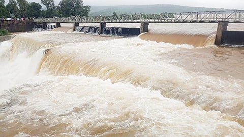 राधानगरी धरणाचे दोन दरवाजे उघडले, पावसाचा जोर वाढला