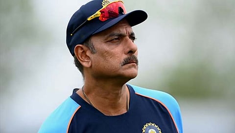 रवी शास्त्री बाऊन्सर, बीमर, फ्लिपर, स्किपर आणि यॉर्करला करतायंत मिस