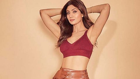 शिल्पा शेट्टी योग व्हिडिओ शेअर करुन म्हणते ‘ही सिद्ध करण्याची वेळ’