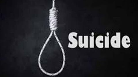 Suicide by hanging in pune