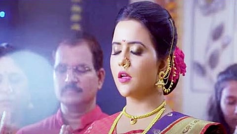 गणेश चतुर्थीच्या मुहूर्तावर अमृता फडणवीस यांचे नवीन गाणं (video)