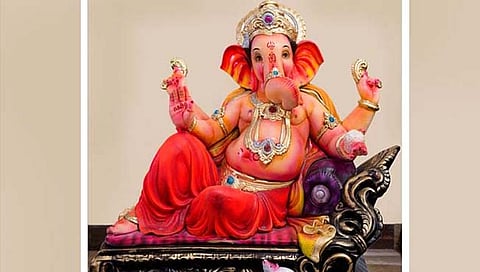 Ganesh Utsav 2023 : आरती श्री गणपतीची (नाना परिमळ)