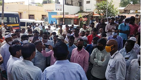 कसबा सांगाव मध्ये मुश्रीफ-मंडलिक आघाडीत फूट सात सदस्यांचे राजीनामे